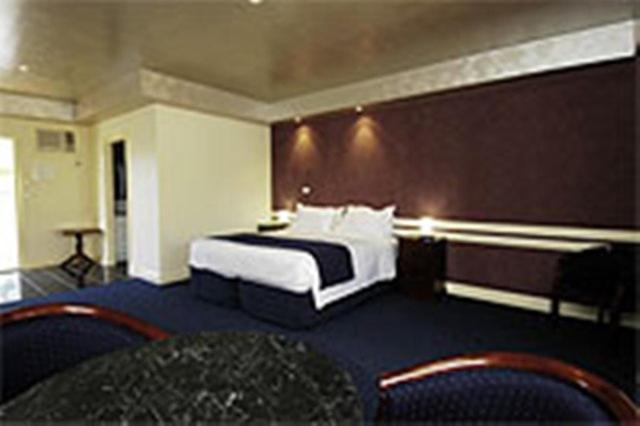 Fairways Resort Rosebud Rum bild