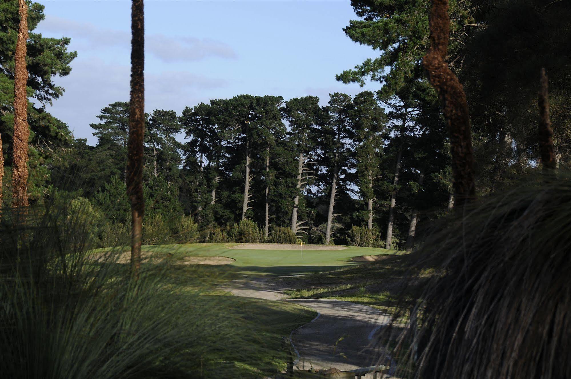 Fairways Resort Rosebud Exteriör bild