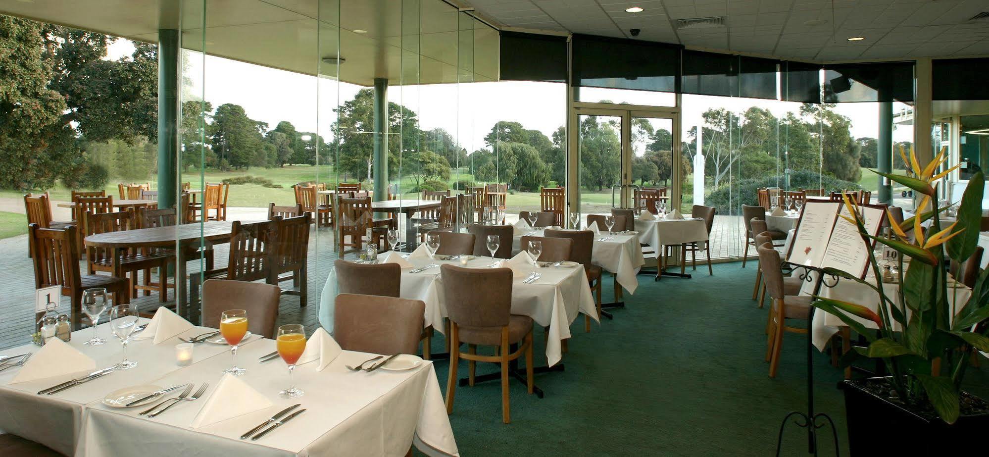 Fairways Resort Rosebud Exteriör bild